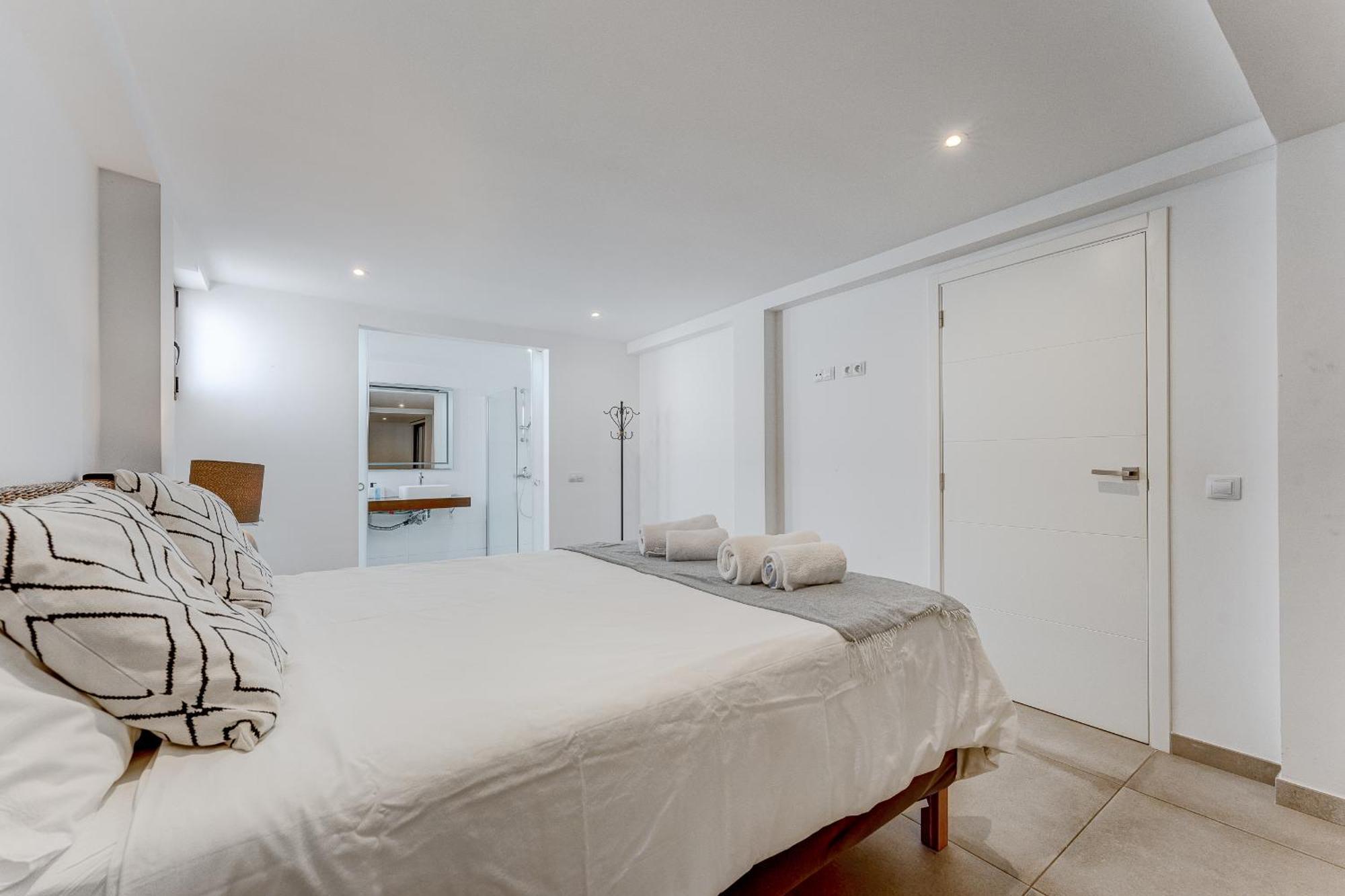 Fabulous Contemporary 5 Bedroom Villa With Private Heated Pool, Sleeps Max 13 Callao Salvaje Dış mekan fotoğraf