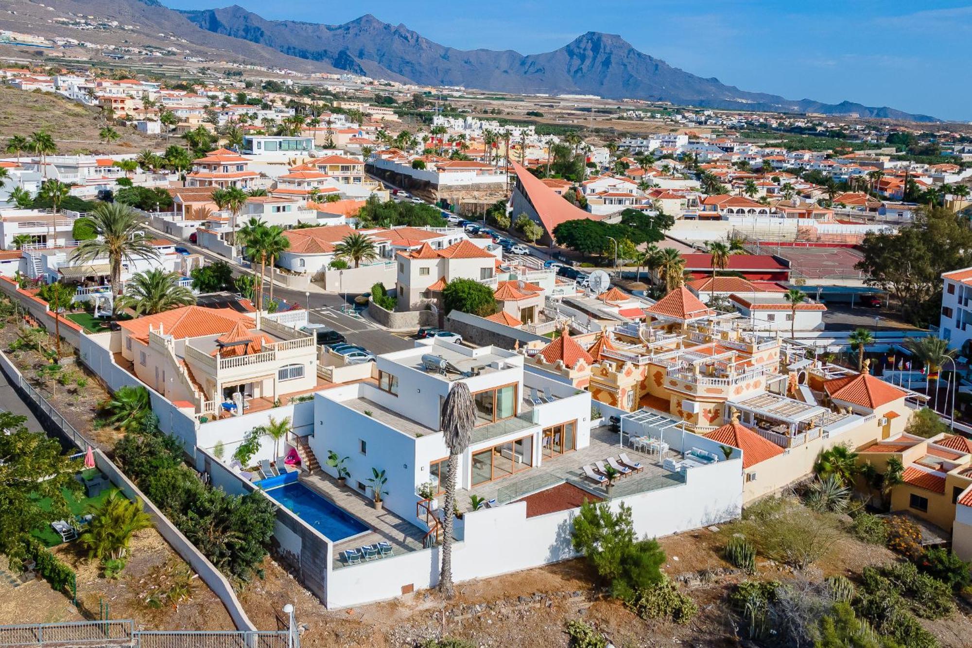 Fabulous Contemporary 5 Bedroom Villa With Private Heated Pool, Sleeps Max 13 Callao Salvaje Dış mekan fotoğraf