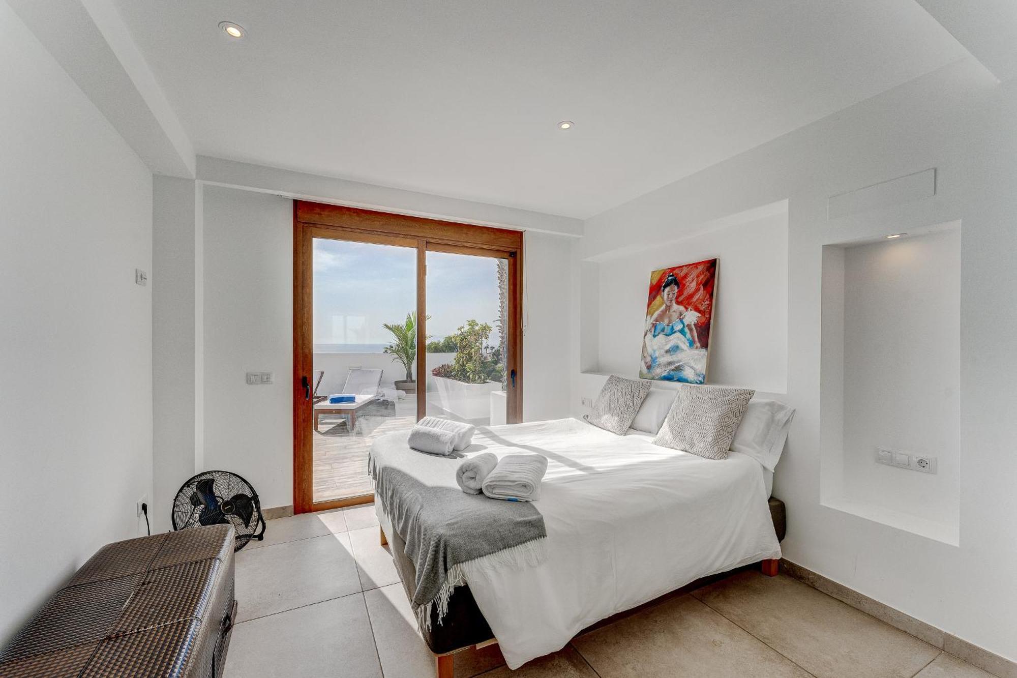 Fabulous Contemporary 5 Bedroom Villa With Private Heated Pool, Sleeps Max 13 Callao Salvaje Dış mekan fotoğraf