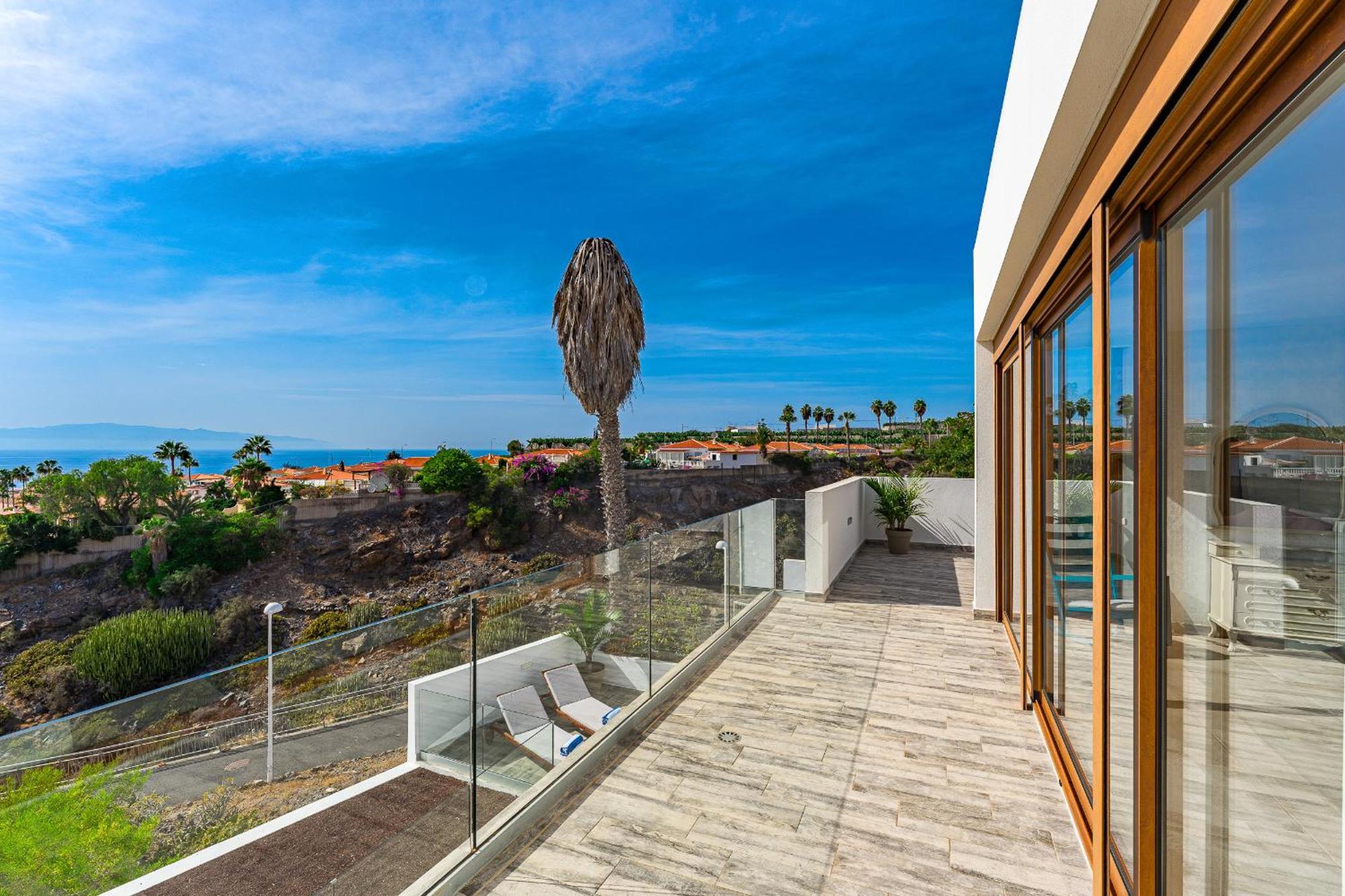 Fabulous Contemporary 5 Bedroom Villa With Private Heated Pool, Sleeps Max 13 Callao Salvaje Dış mekan fotoğraf