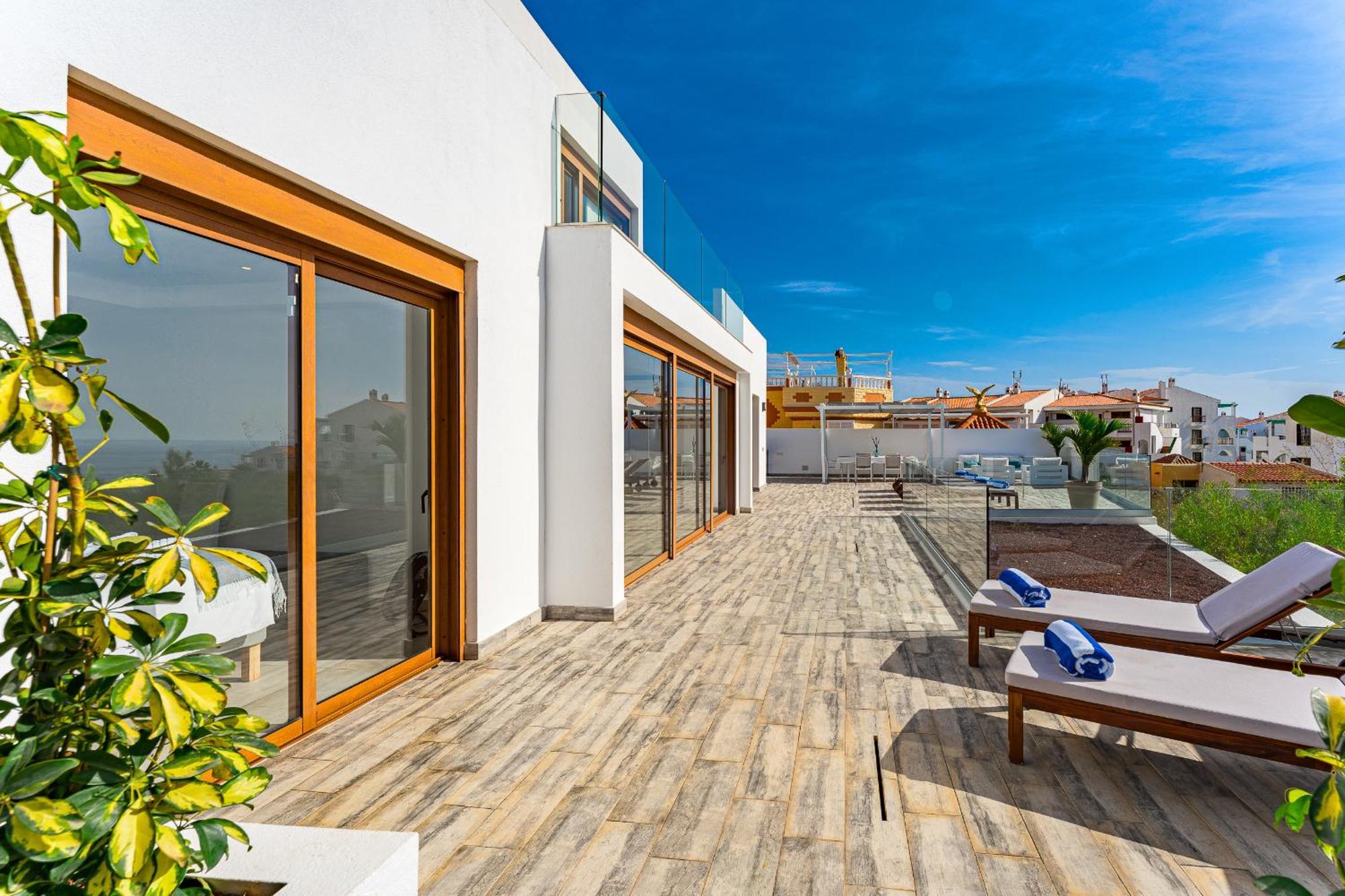 Fabulous Contemporary 5 Bedroom Villa With Private Heated Pool, Sleeps Max 13 Callao Salvaje Dış mekan fotoğraf