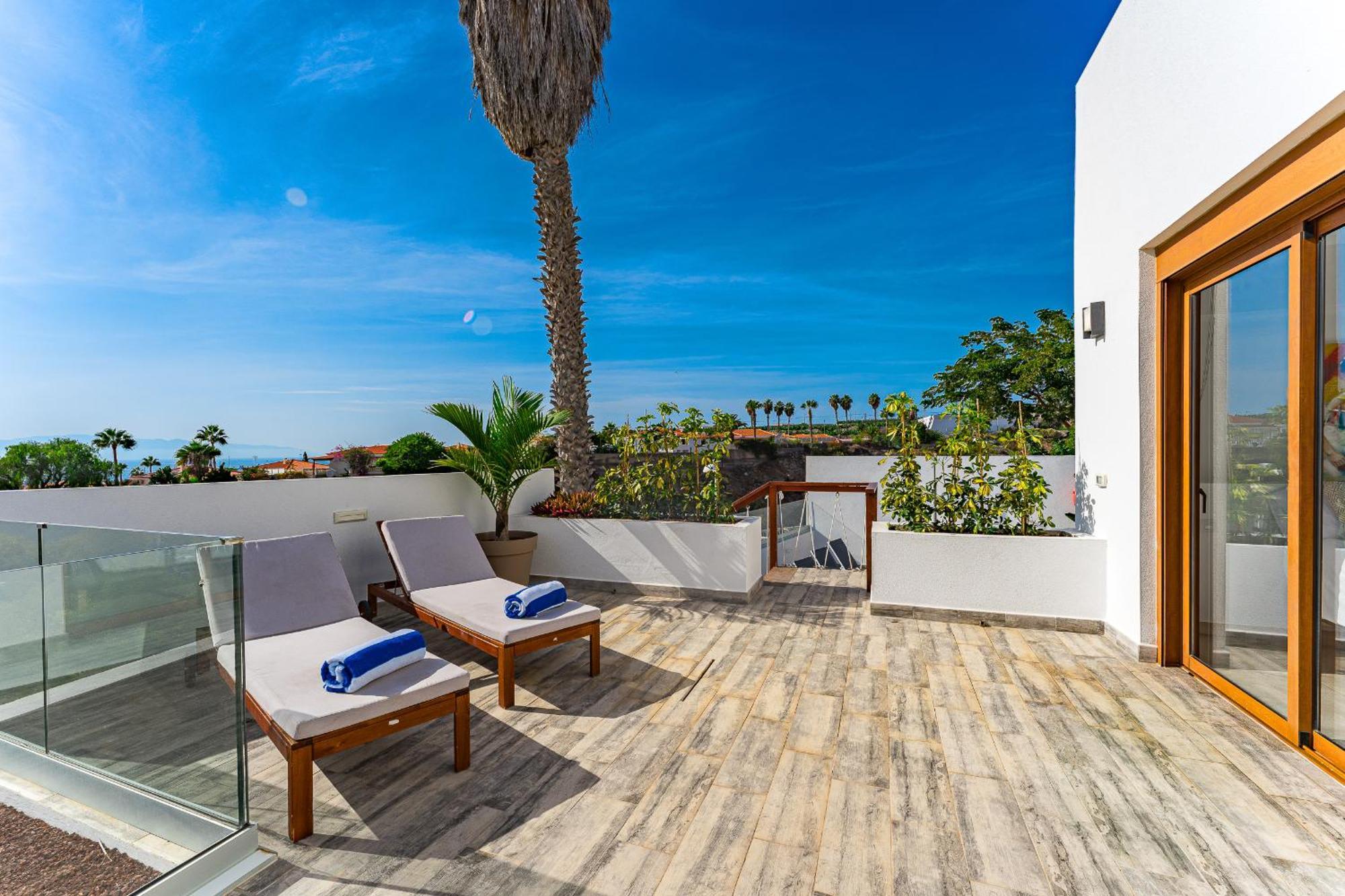 Fabulous Contemporary 5 Bedroom Villa With Private Heated Pool, Sleeps Max 13 Callao Salvaje Dış mekan fotoğraf