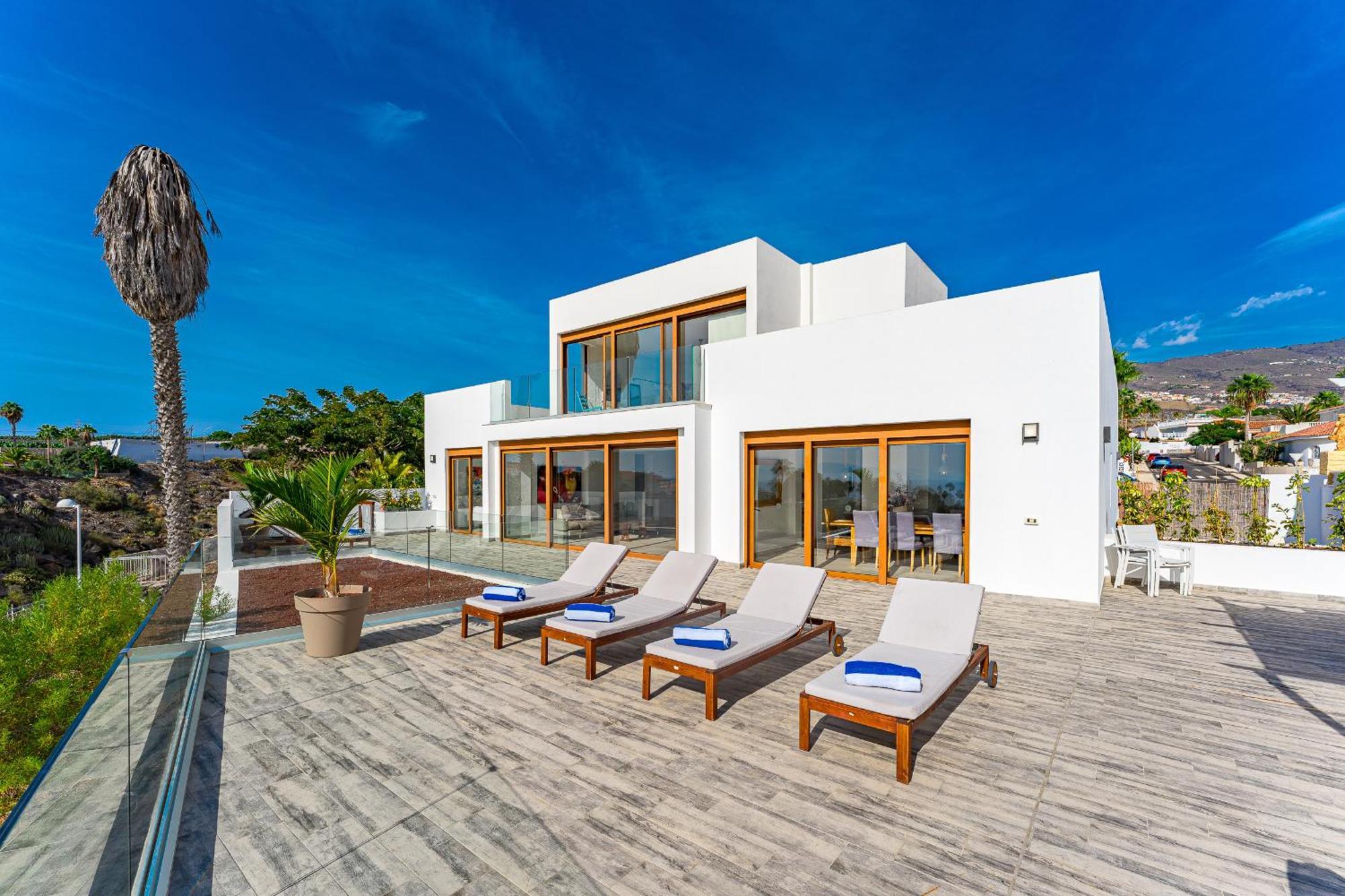 Fabulous Contemporary 5 Bedroom Villa With Private Heated Pool, Sleeps Max 13 Callao Salvaje Dış mekan fotoğraf